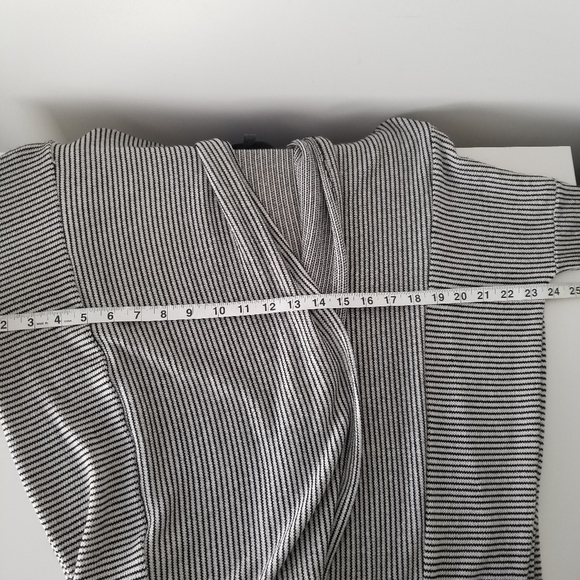 Sunday in Brooklyn Long Sleeve Striped Knit Open Cardigan Black/White Size S - Picture 5 of 12
